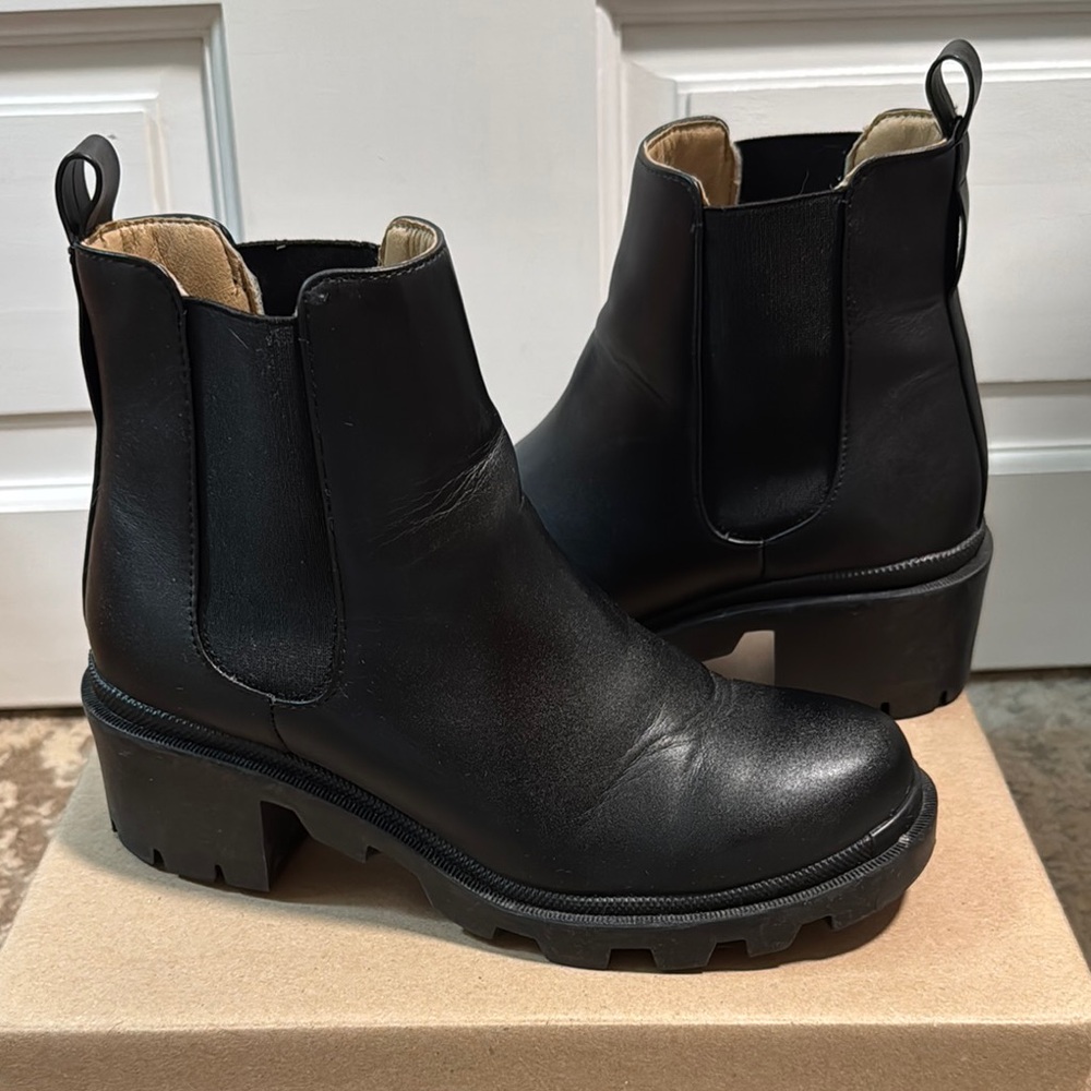 Steve Madden Black Ankle Boots with Chunky Heel